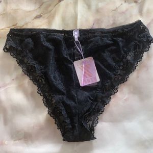 Savage X Fenty lace cheeky Panties2x (never worn)